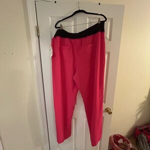 WonderWink Women's Black and Pink and green and black scrubs stretch